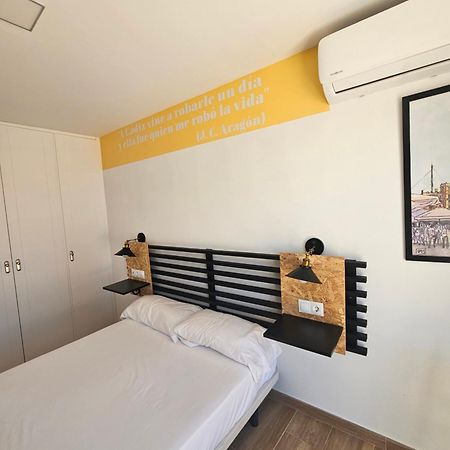 Apartamentos Plaza Santo Domingo กาดิซ ภายนอก รูปภาพ