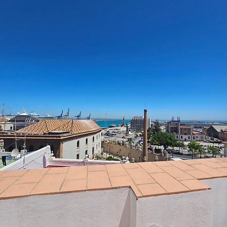 Apartamentos Plaza Santo Domingo กาดิซ ภายนอก รูปภาพ