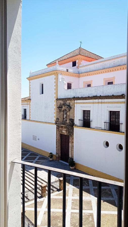Apartamentos Plaza Santo Domingo กาดิซ ภายนอก รูปภาพ