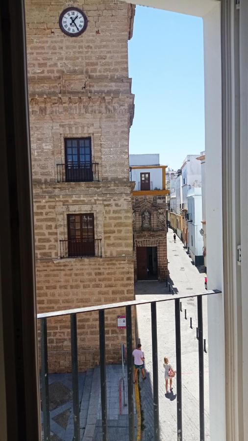 Apartamentos Plaza Santo Domingo กาดิซ ภายนอก รูปภาพ