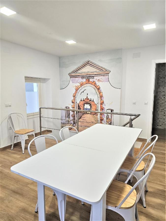 Apartamentos Plaza Santo Domingo กาดิซ ภายนอก รูปภาพ