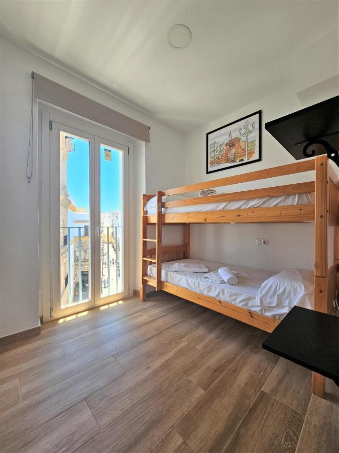 Apartamentos Plaza Santo Domingo กาดิซ ภายนอก รูปภาพ