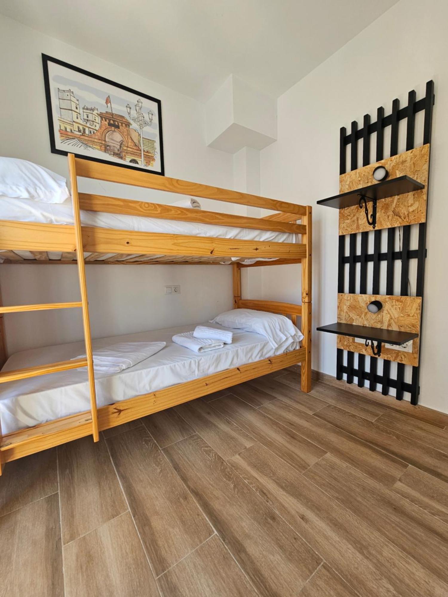 Apartamentos Plaza Santo Domingo กาดิซ ภายนอก รูปภาพ