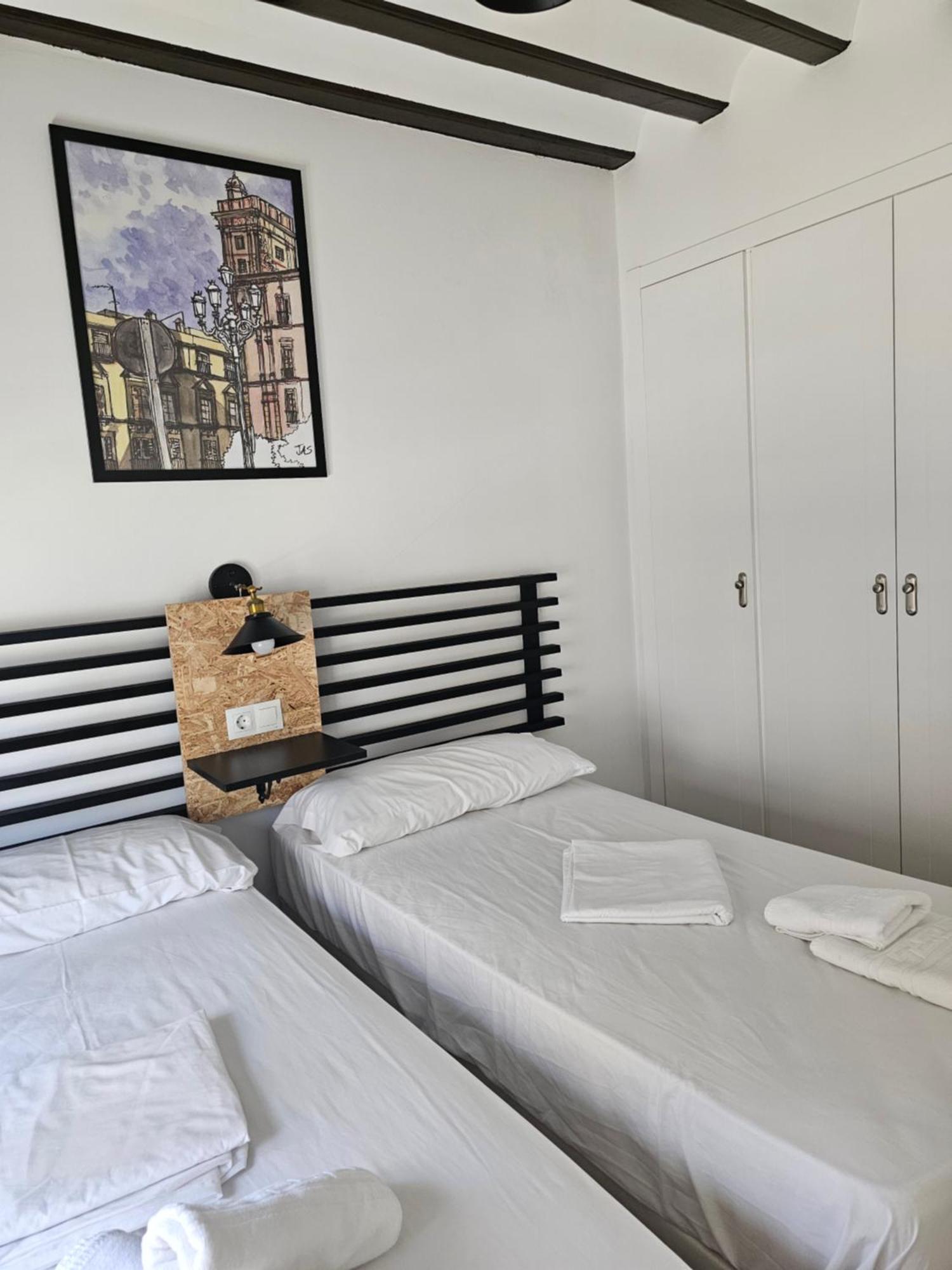 Apartamentos Plaza Santo Domingo กาดิซ ภายนอก รูปภาพ