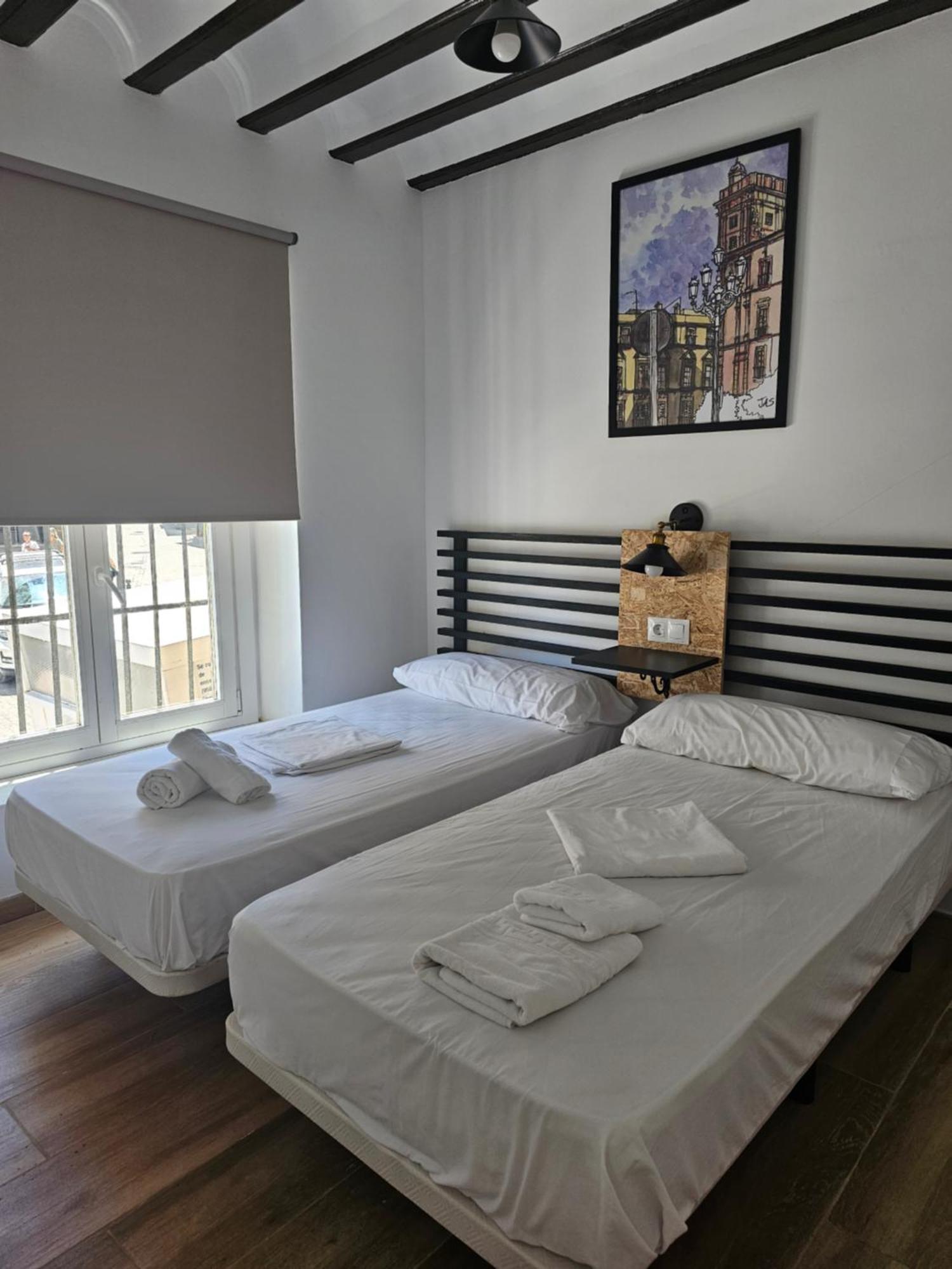 Apartamentos Plaza Santo Domingo กาดิซ ภายนอก รูปภาพ