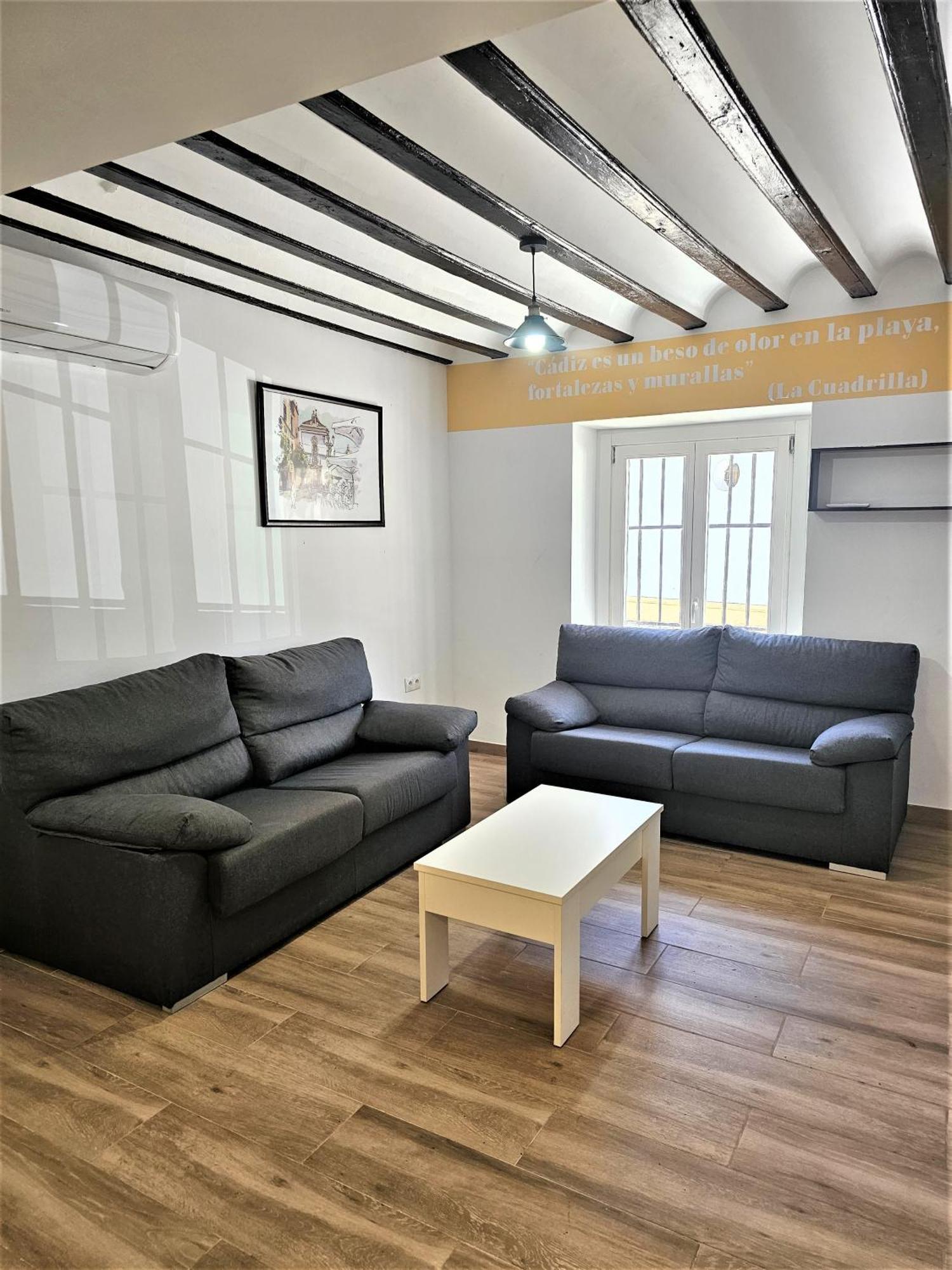 Apartamentos Plaza Santo Domingo กาดิซ ภายนอก รูปภาพ